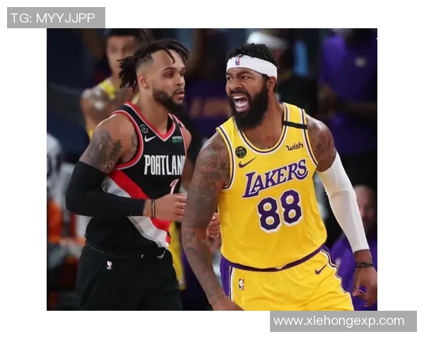 活塞与湖人激战正酣赛场比分72比52谁能逆转胜局